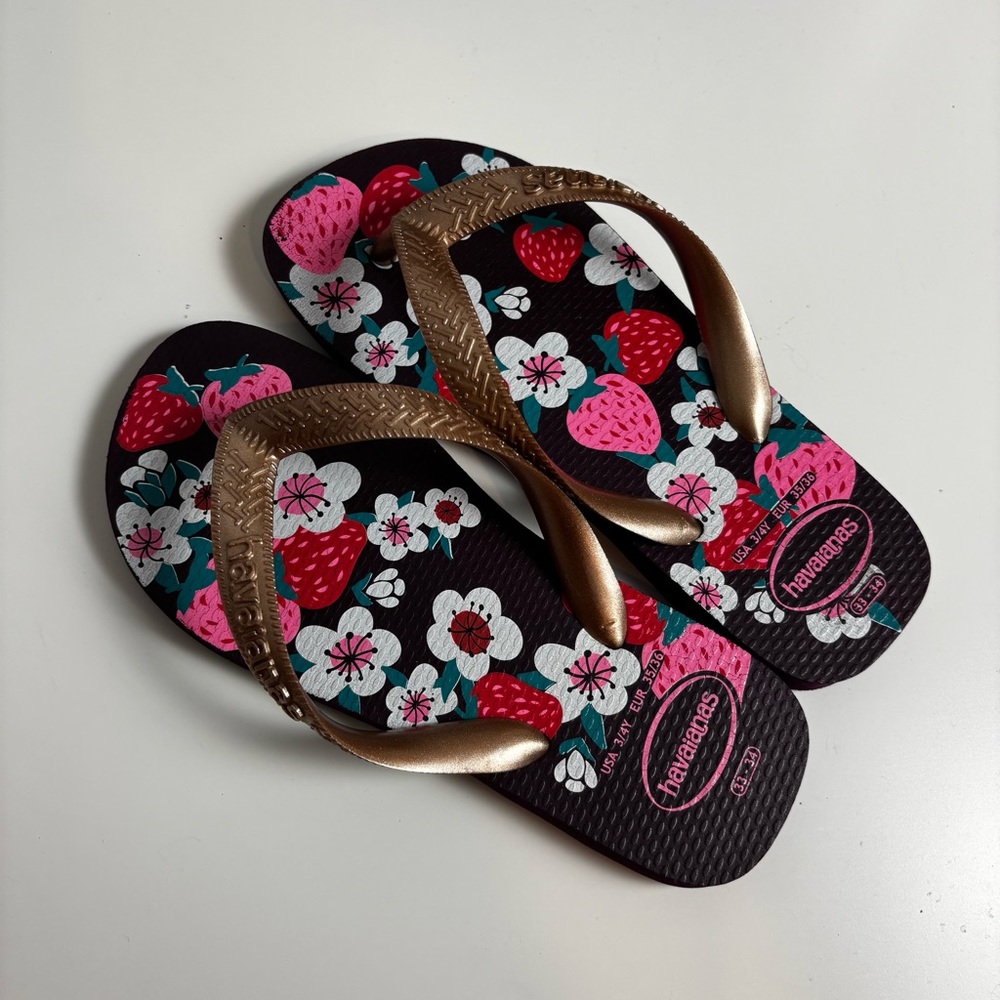 Havaianas Girl's Strawberry/Rose Gold Flip-Flop Size 3/4Y EUR 35/36